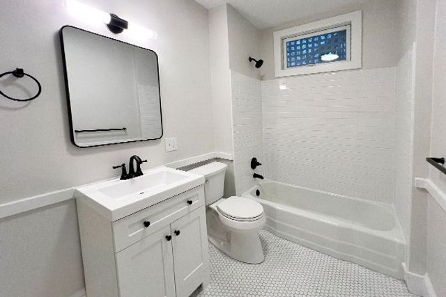 23 Maple St 1R, Waltham, MA 02453