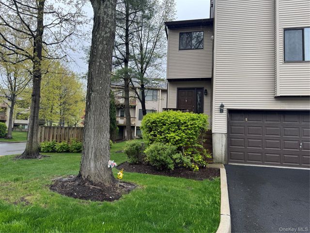 1 Kings Court, Nanuet, NY 10954