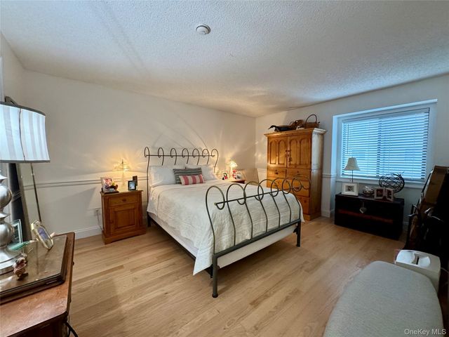 1 Kings Court, Nanuet, NY 10954