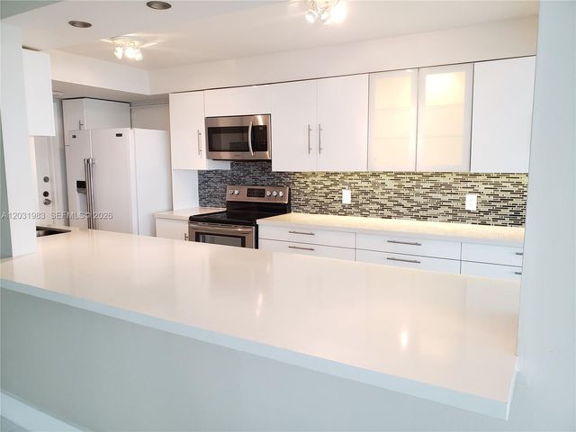 100 Golden Isles Drive PH 7, Hallandale Beach, FL 33009