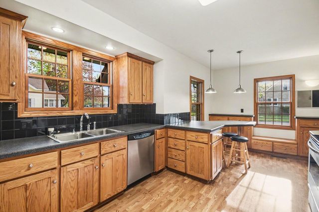 623 E Central Avenue, Zeeland, MI 49464