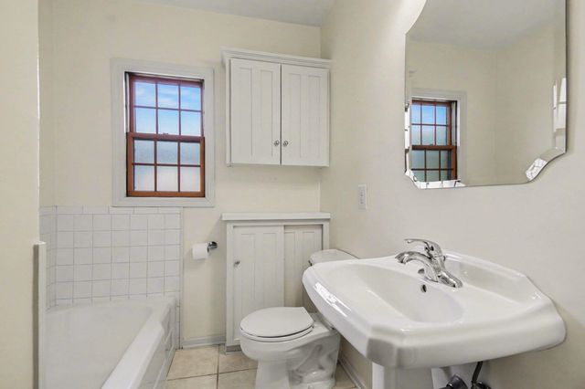 623 E Central Avenue, Zeeland, MI 49464