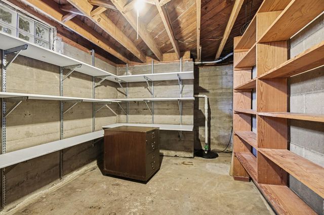 623 E Central Avenue, Zeeland, MI 49464