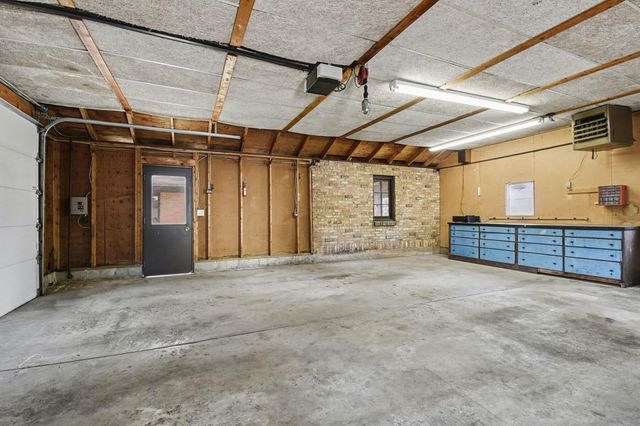 623 E Central Avenue, Zeeland, MI 49464