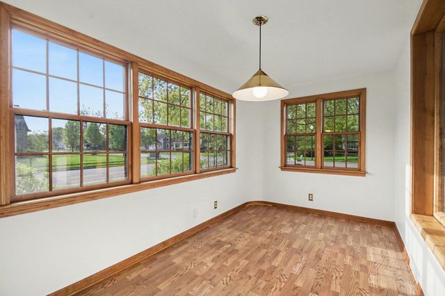 623 E Central Avenue, Zeeland, MI 49464