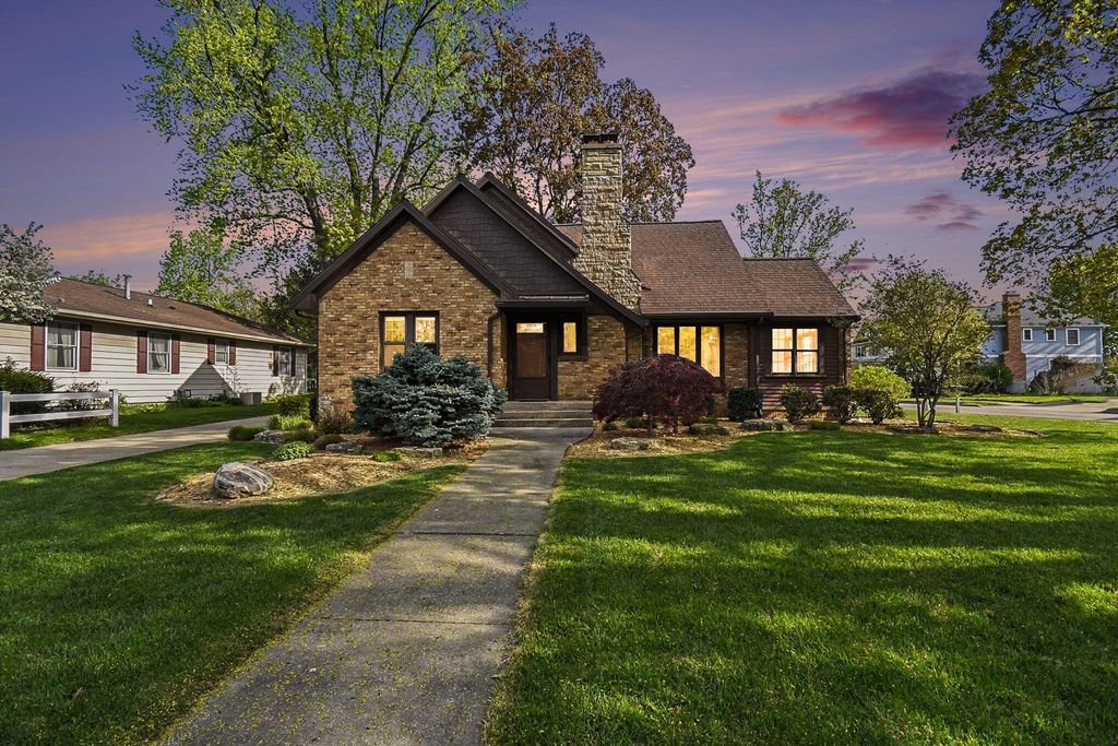 623 E Central Avenue, Zeeland, MI 49464