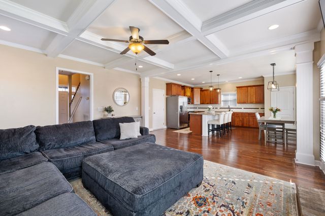 6038 Sanmar Dr, Spring Hill, TN 37174