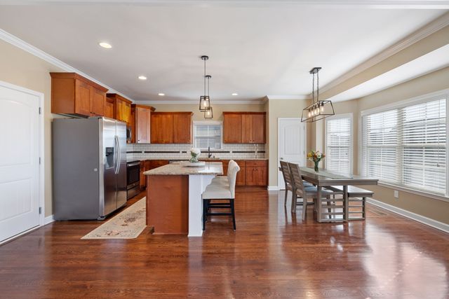 6038 Sanmar Dr, Spring Hill, TN 37174