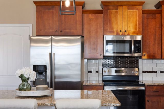 6038 Sanmar Dr, Spring Hill, TN 37174