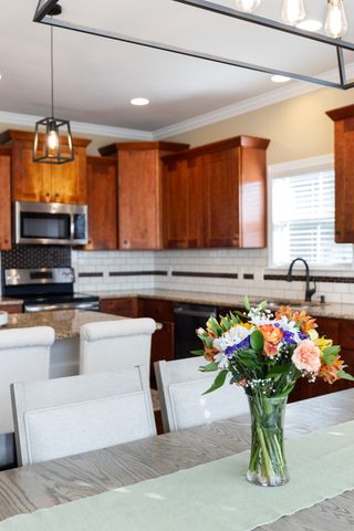 6038 Sanmar Dr, Spring Hill, TN 37174