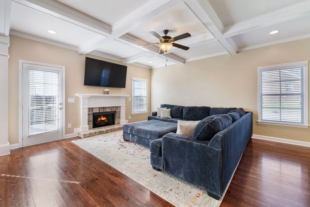 6038 Sanmar Dr, Spring Hill, TN 37174