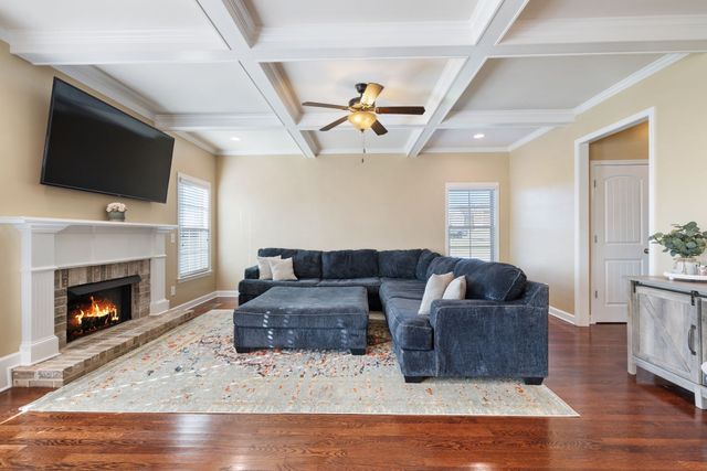 6038 Sanmar Dr, Spring Hill, TN 37174