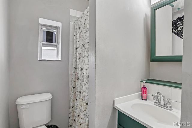 135 E Holden Avenue, St Louis, MO 63125