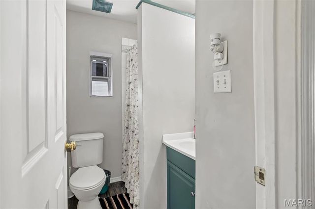 135 E Holden Avenue, St Louis, MO 63125
