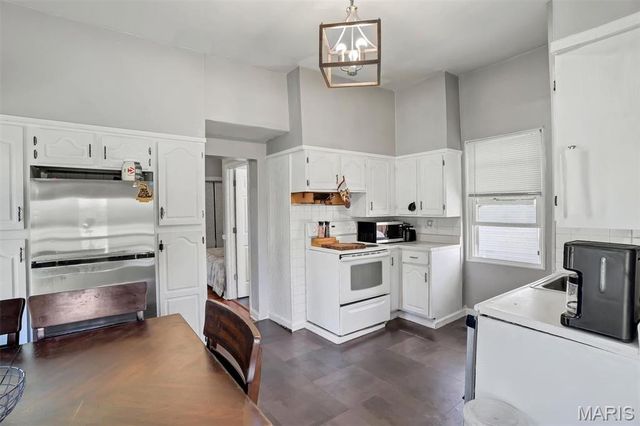 135 E Holden Avenue, St Louis, MO 63125