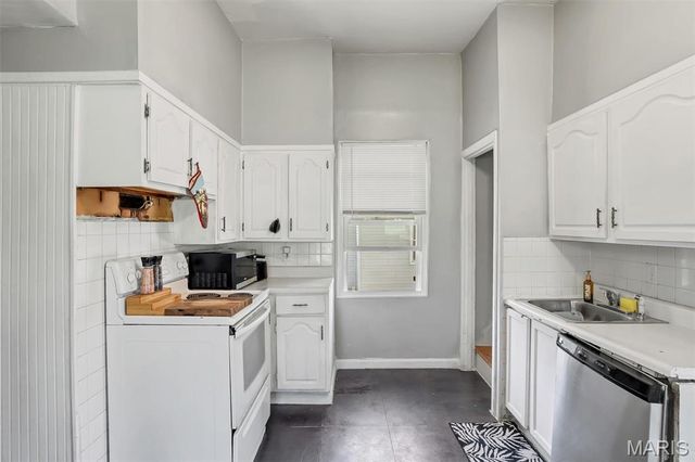 135 E Holden Avenue, St Louis, MO 63125