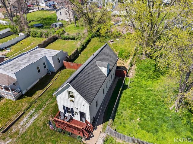 135 E Holden Avenue, St Louis, MO 63125