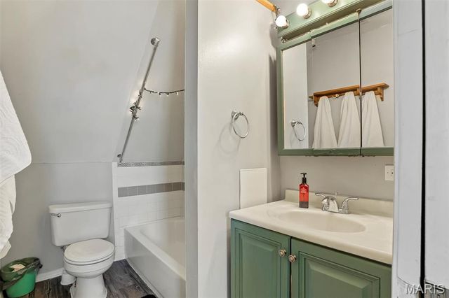 135 E Holden Avenue, St Louis, MO 63125