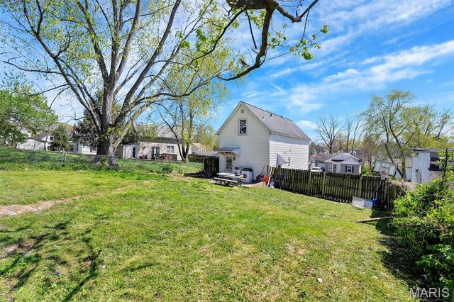 135 E Holden Avenue, St Louis, MO 63125