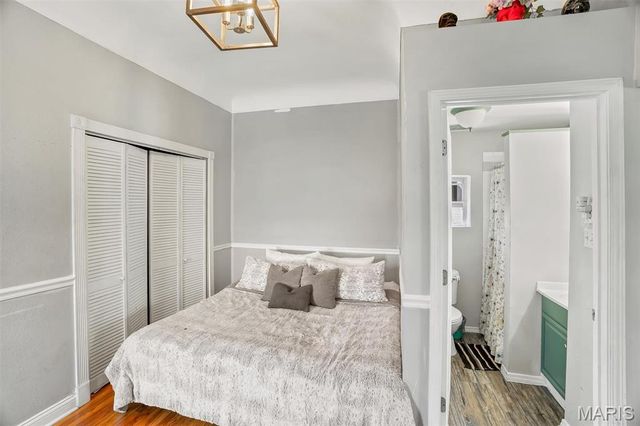 135 E Holden Avenue, St Louis, MO 63125
