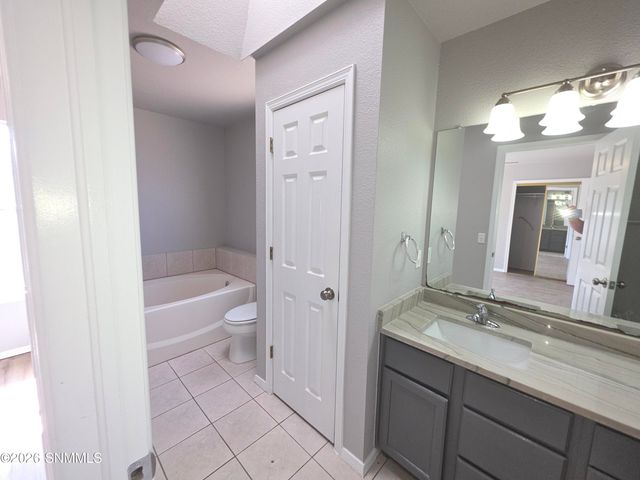 862 Stefanie Court, Las Cruces, NM 88005