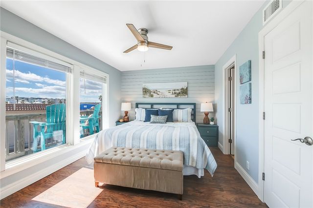 1319 S 11th St 405, Port Aransas, TX 78373