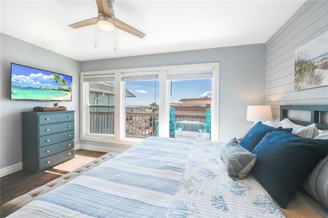 1319 S 11th St 405, Port Aransas, TX 78373