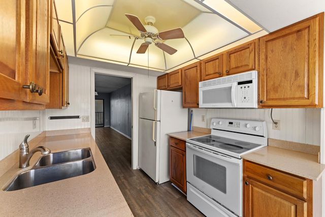 505 30TH AVENUE W E304, Bradenton, FL 34205