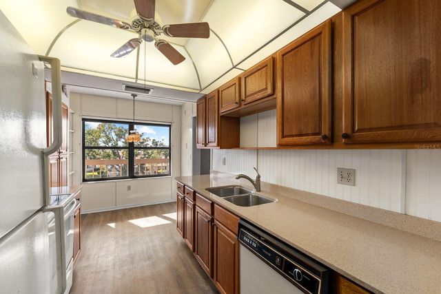 505 30TH AVENUE W E304, Bradenton, FL 34205