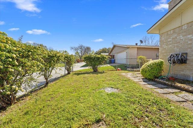 3020 Ravine Trail, Carrollton, TX 75007