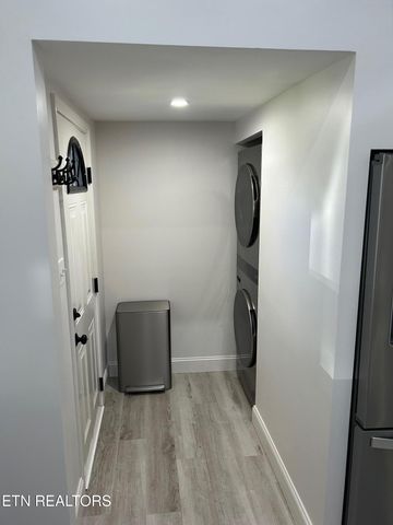 328 Unaka St, Clinton, TN 37716