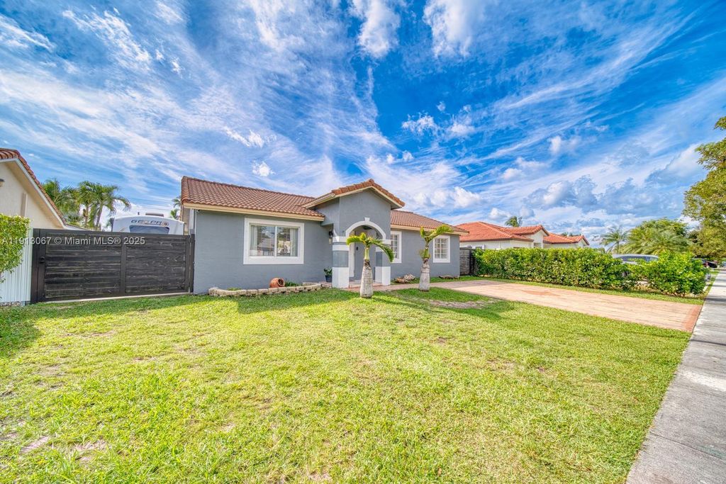 12542 SW 223rd St, Miami, FL 33170