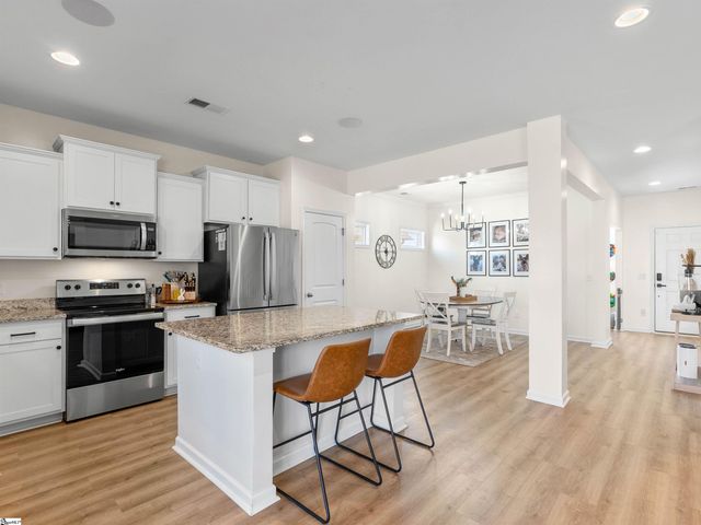 304 Videre Woods Court, Piedmont, SC 29673