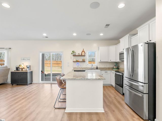 304 Videre Woods Court, Piedmont, SC 29673