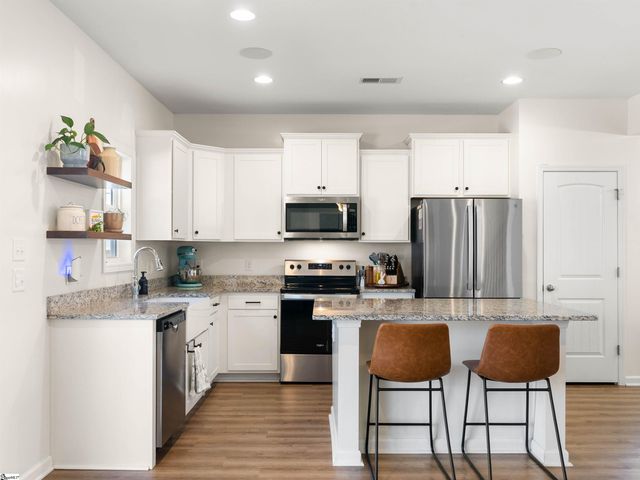 304 Videre Woods Court, Piedmont, SC 29673