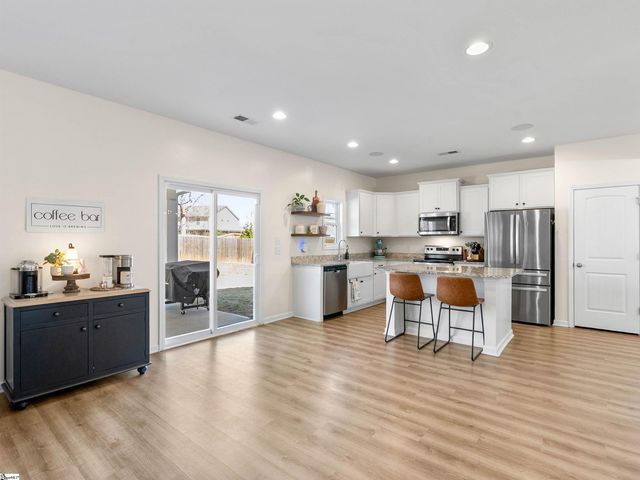 304 Videre Woods Court, Piedmont, SC 29673