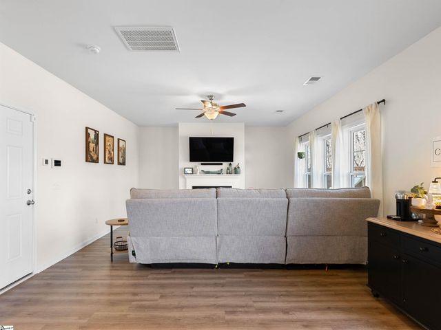 304 Videre Woods Court, Piedmont, SC 29673