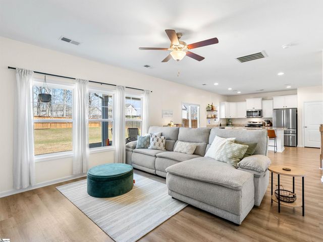 304 Videre Woods Court, Piedmont, SC 29673