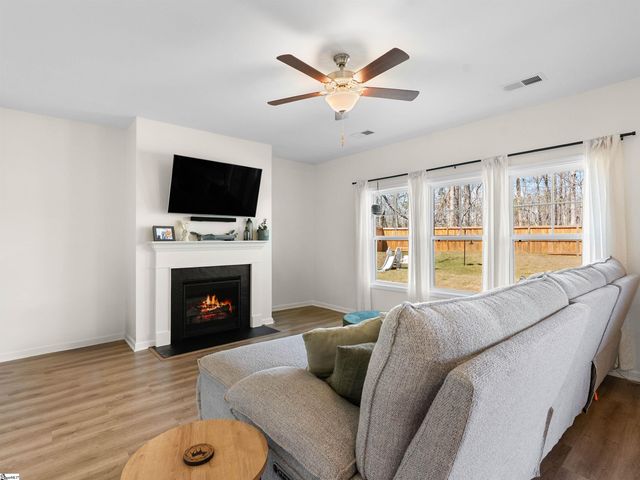 304 Videre Woods Court, Piedmont, SC 29673