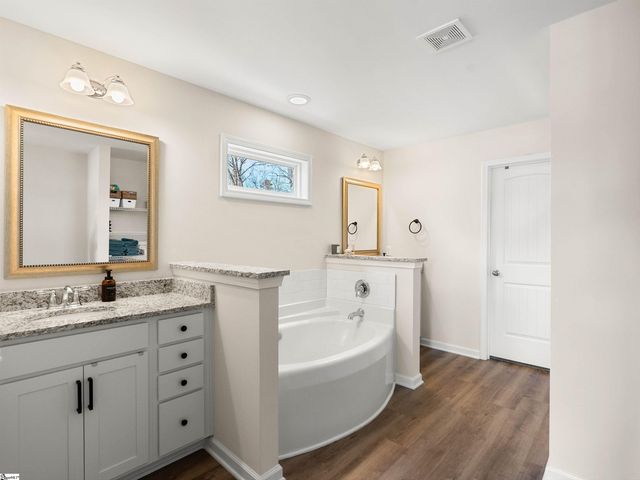 304 Videre Woods Court, Piedmont, SC 29673