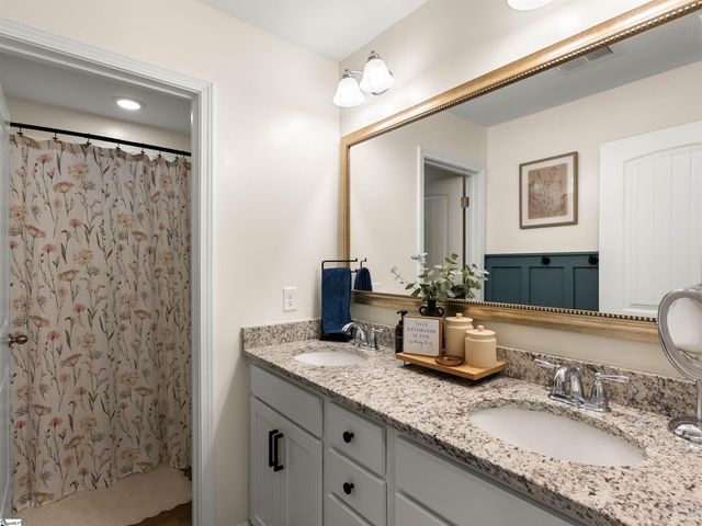 304 Videre Woods Court, Piedmont, SC 29673