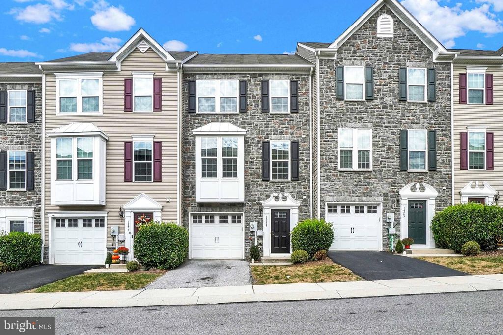1269 ELDERSLIE LN #112, York, PA 17403