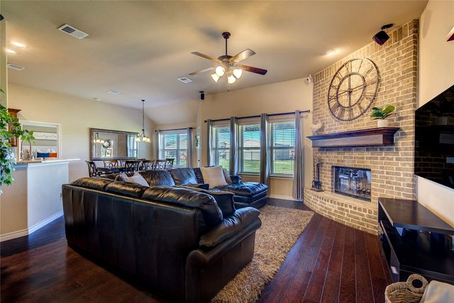 515 Hubbard Circle, Nevada, TX 75173