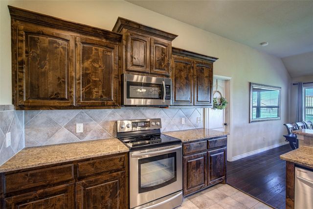 515 Hubbard Circle, Nevada, TX 75173