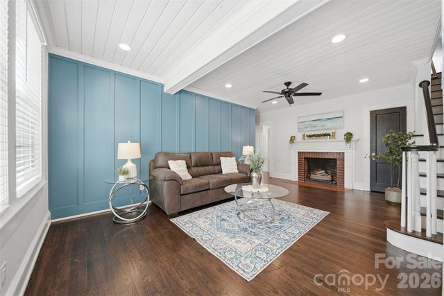 7 Forest Avenue, Granite Falls, NC 28630