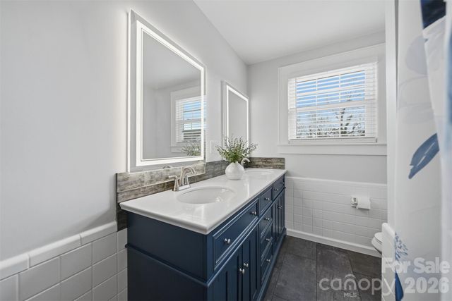 7 Forest Avenue, Granite Falls, NC 28630