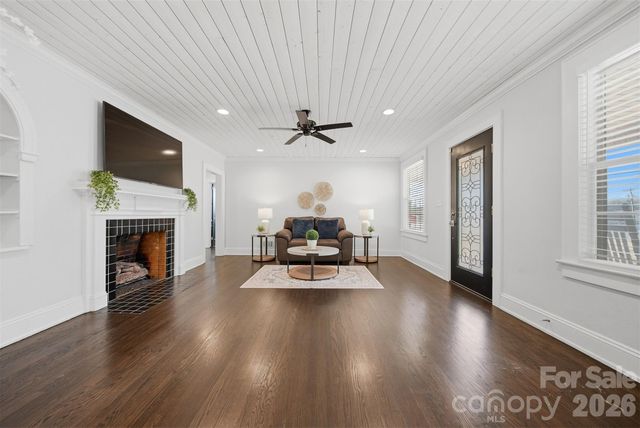 7 Forest Avenue, Granite Falls, NC 28630