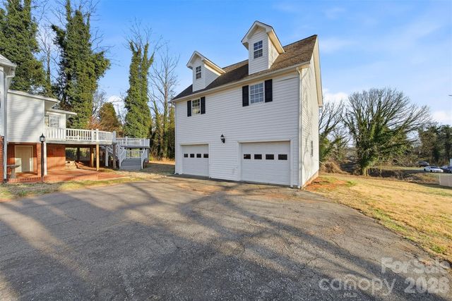 7 Forest Avenue, Granite Falls, NC 28630