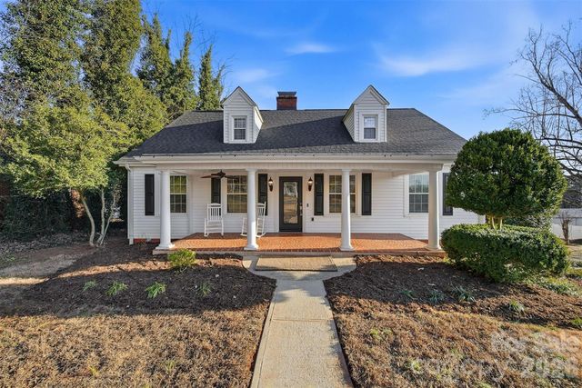 7 Forest Avenue, Granite Falls, NC 28630