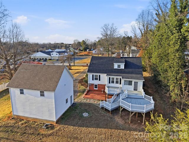 7 Forest Avenue, Granite Falls, NC 28630